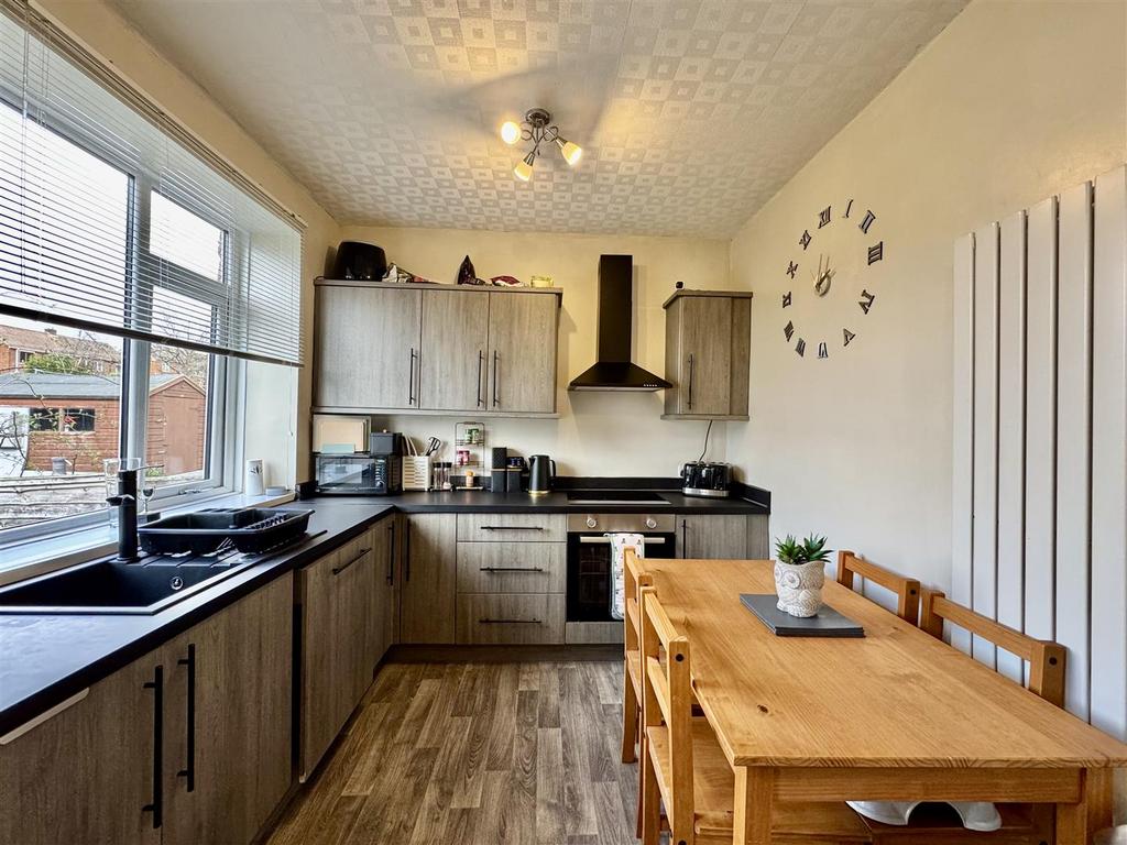 Dining kitchen
