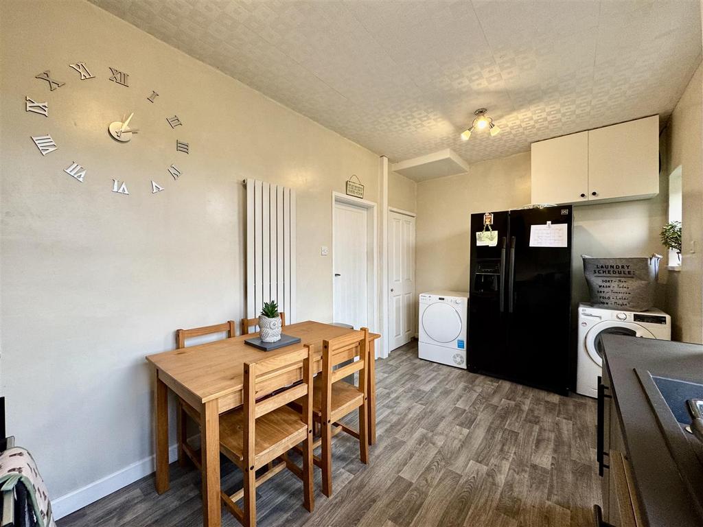 Dining kitchen
