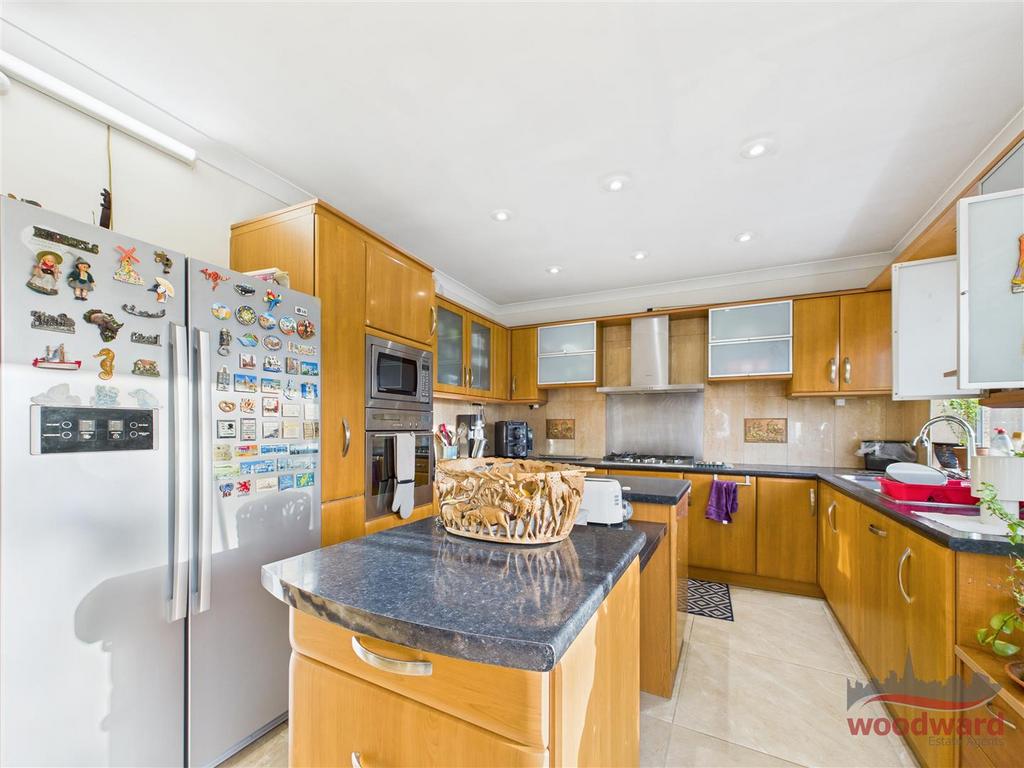Kitchen/Dining Area