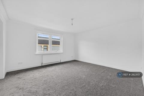 2 bedroom flat to rent, Wellpark Road, Saltcoats, KA21