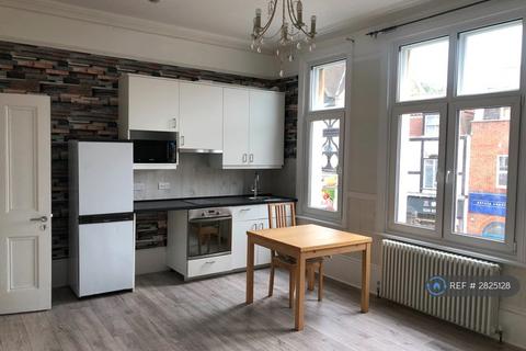 1 bedroom flat to rent, High Street, Kent, BR1