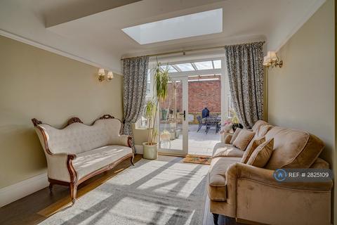 undefined, Northern Parade, Portsmouth, PO2