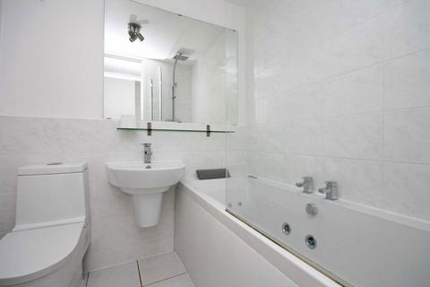 1 bedroom flat to rent, Shepherds Bush Green, London W12