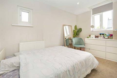 undefined, Cromwell Road, Teddington TW11