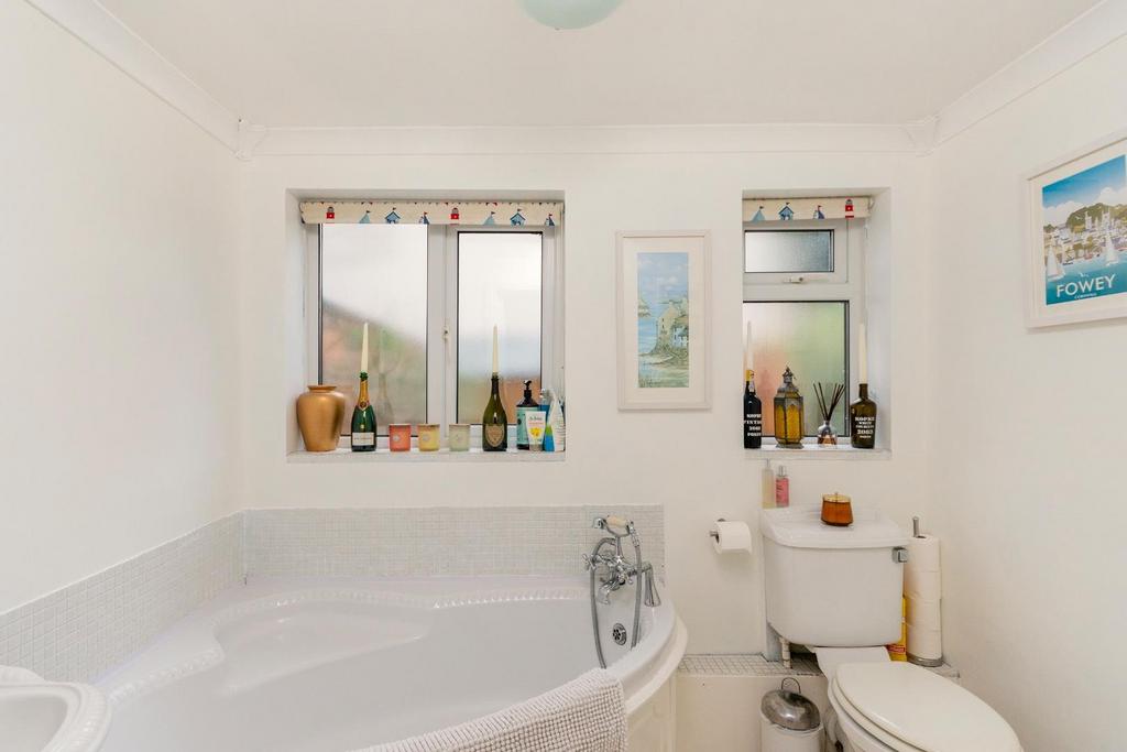 1 O9 RSG - Bathroom C.jpg