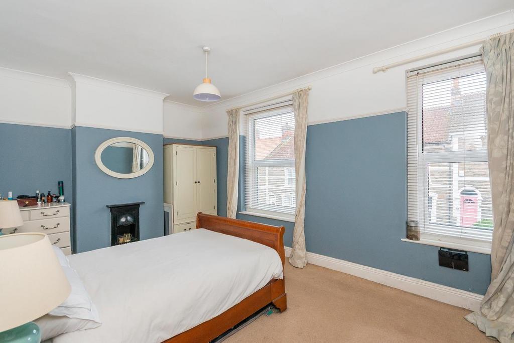 1 O9 RSG - Bedroom B.jpg