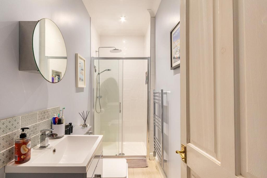 1 O9 RSG - Bathroom E.jpg