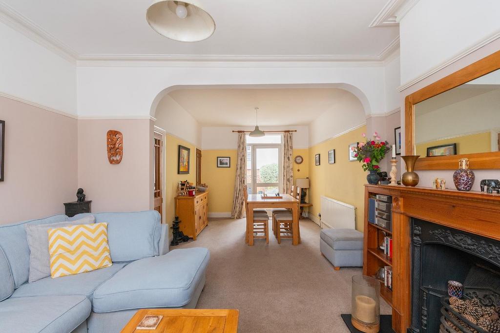 1 O9 RSG - Living Room A.jpg
