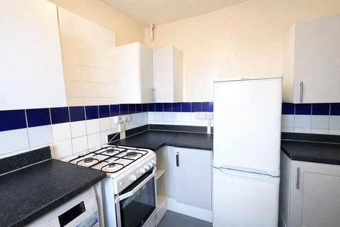 2 bedroom apartment to rent, Retreat Place, Hackney, E9