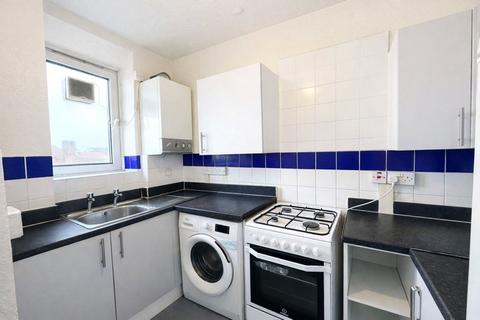 2 bedroom apartment to rent, Retreat Place, Hackney, E9