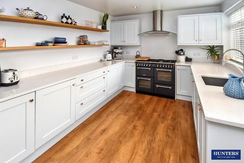 5 bedroom semi-detached house for sale, Little Glen Road, Glen Parva, Leicester