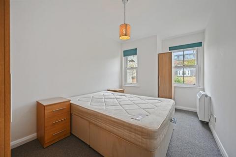 1 bedroom flat to rent, Byron Mews, London NW3