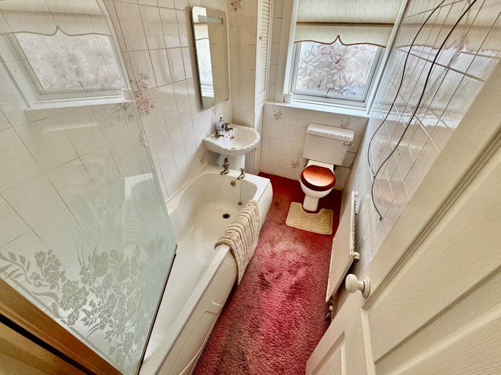 St.Margaret Avenue bathroom
