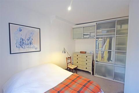 1 bedroom apartment to rent, Garfield Road, Twickenham