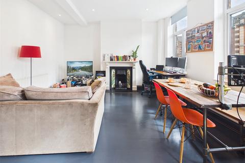 1 bedroom apartment to rent, Garfield Road, Twickenham