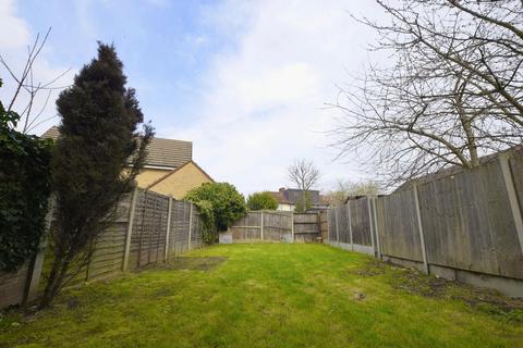 3 bedroom semi-detached house to rent, Langdale Close, Dagenham, RM8