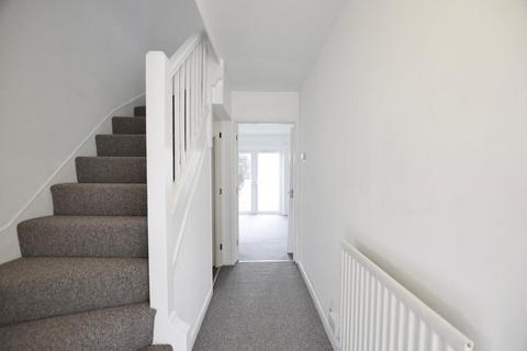 3 bedroom semi-detached house to rent, Langdale Close, Dagenham, RM8