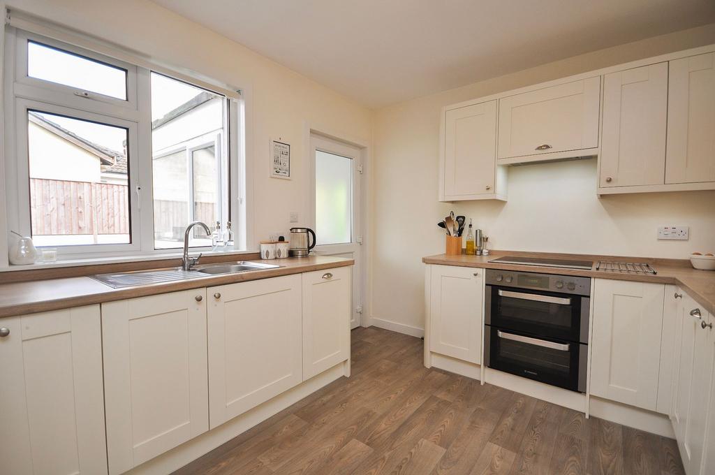 Dining kitchen