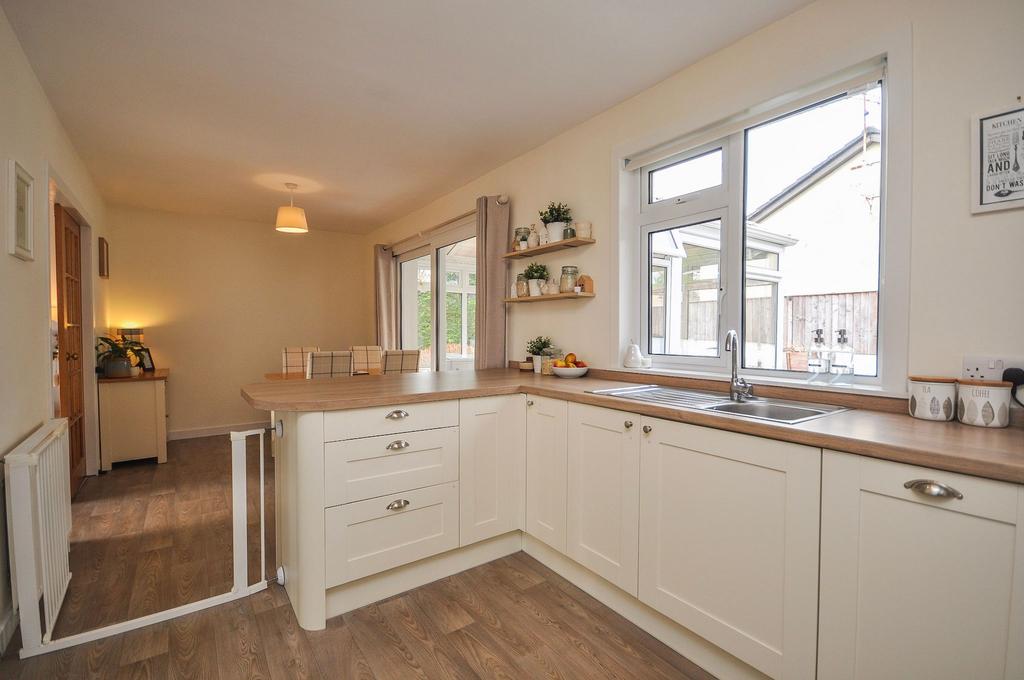 Dining kitchen