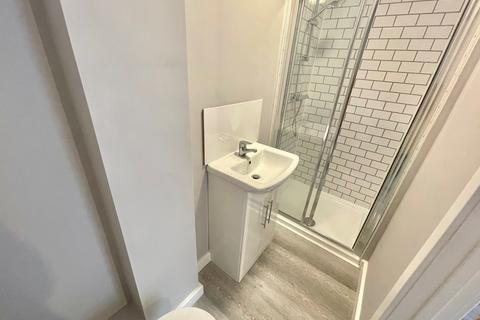 2 bedroom house to rent, The Boulevard, Bournemouth, BH7