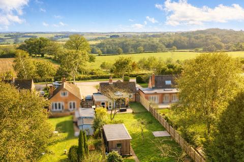 4 bedroom detached house for sale, West Haddon Road, Guilsborough, NN6 8QL