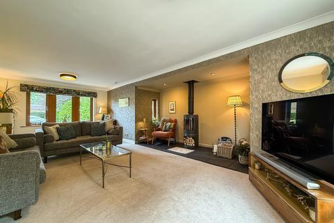 5 bedroom detached house for sale, Huddersfield Road, Holmfirth HD9