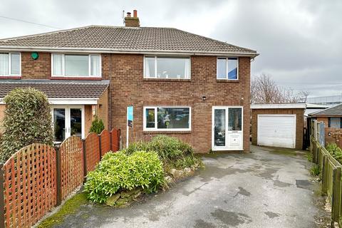 undefined, Dunsmore Drive, Huddersfield, HD3