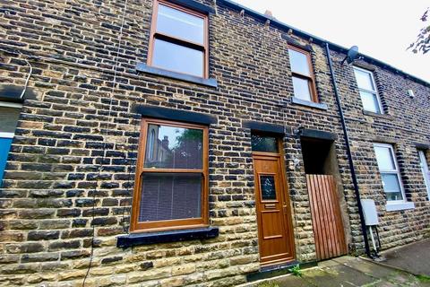 2 bedroom terraced house to rent, St Giles Road, Lightcliffe
