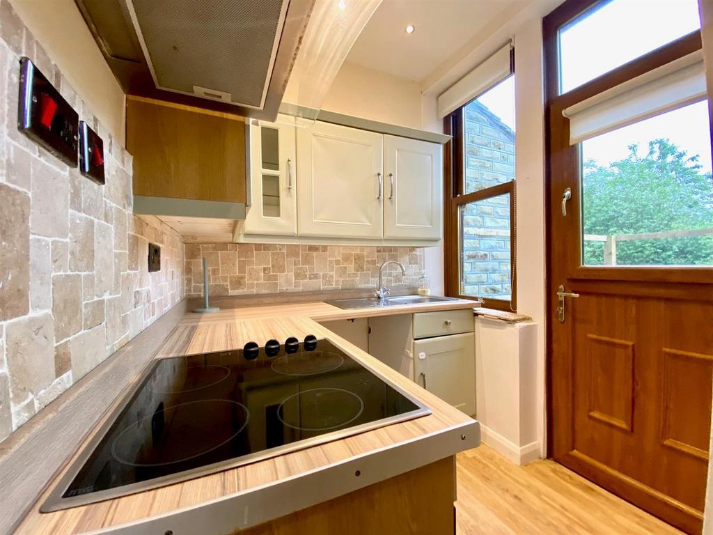 KITCHEN 1.jpg
