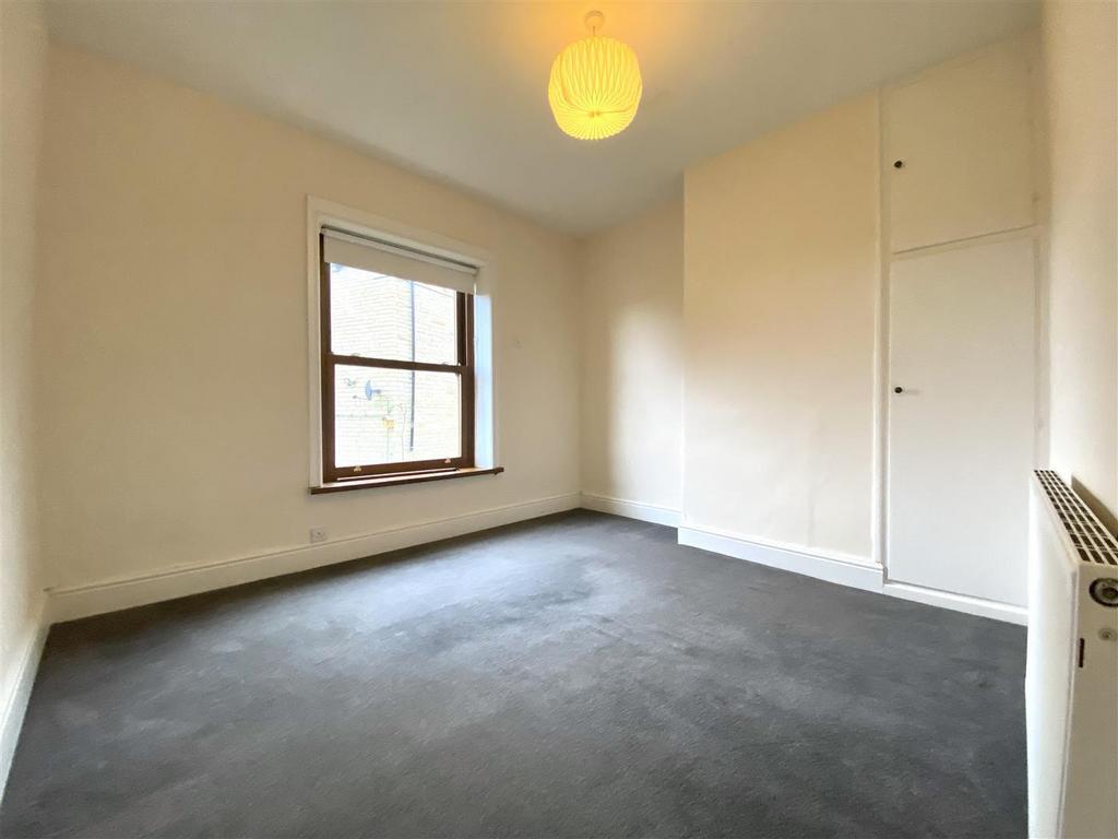 BEDROOM.jpg
