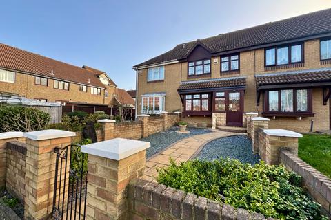 3 bedroom terraced house for sale, Merganser Gardens, West Thamesmead, London, SE28 0DH