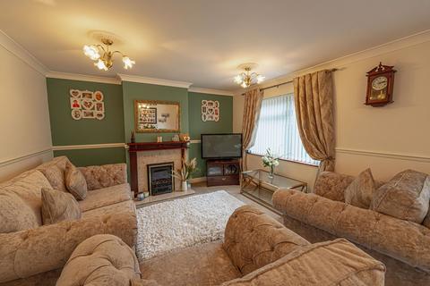 3 bedroom terraced house for sale, Fields Road, Oakfield, NP44