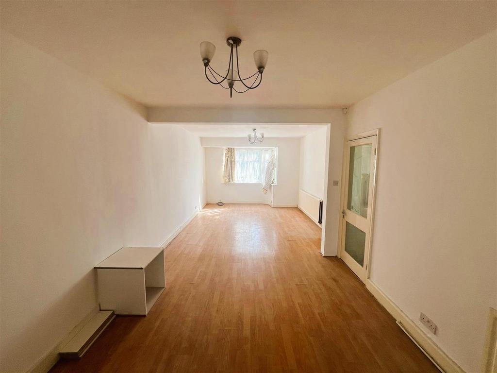 Whats App Image 2025-03-19 at 23.35.54 5c66e0ef.jpg