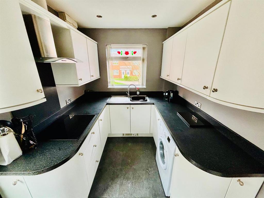 Fitted Kitchen: