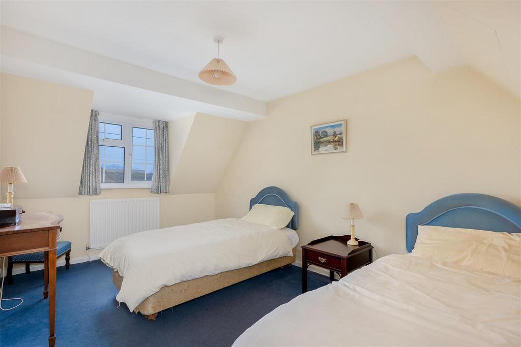 4 St Leonards Court 2154-10.jpg