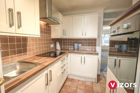 1 bedroom semi-detached bungalow for sale, Meriden Close, Winyates Green, Redditch