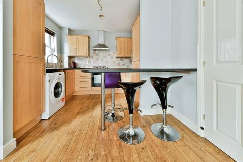 2 bedroom ground floor flat for sale, Bancroft, Hitchin