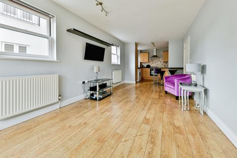 2 bedroom ground floor flat for sale, Bancroft, Hitchin