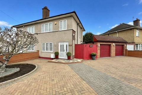 Adelphi Crescent, Hayes
