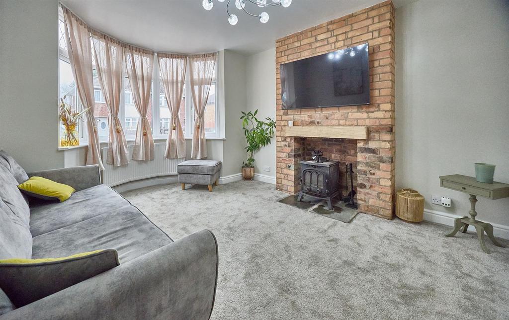 Lounge to front