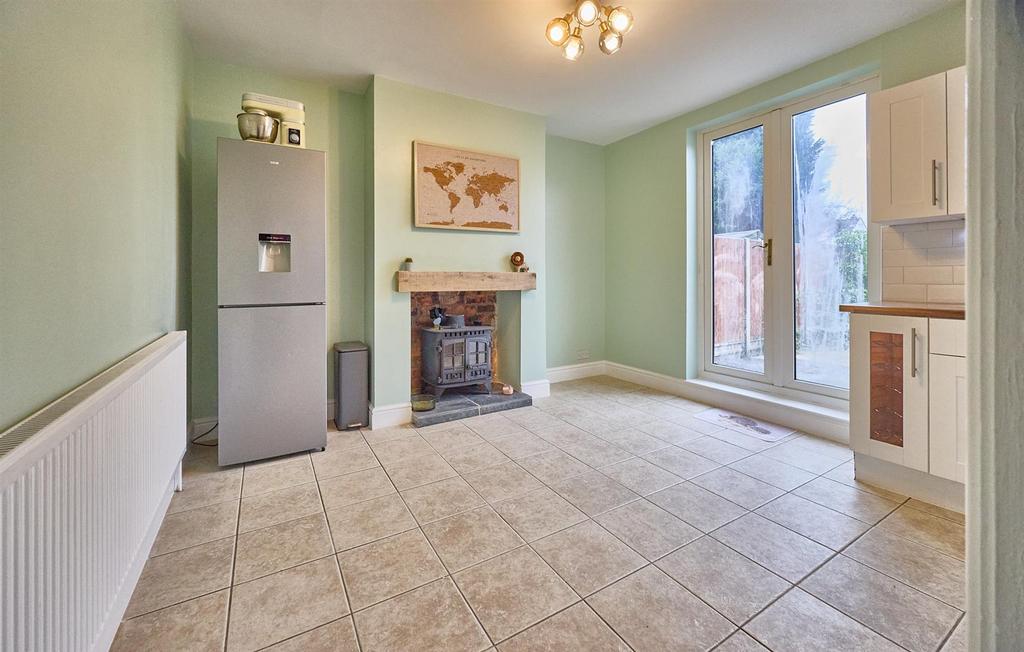 Fitted Dining kitchen to rear