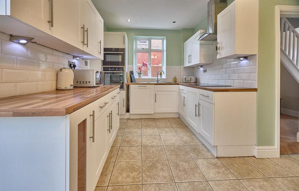 Fitted Dining kitchen to rear