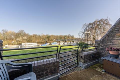 undefined, Ferry Road, Teddington, TW11