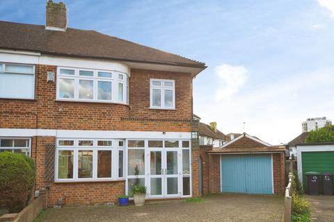 3 bedroom house for sale, The Vineries, Enfield, EN1