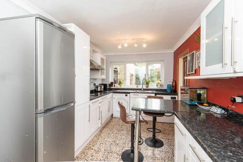 3 bedroom detached house for sale, Hazel Drive, Chesterfield S42
