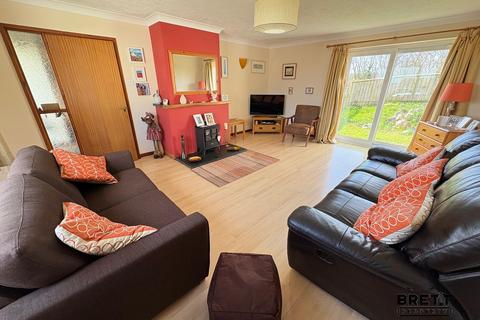 3 bedroom detached house for sale, Hazel Grove, Llanstadwell, Milford Haven, Pembrokeshire. SA73 1EW