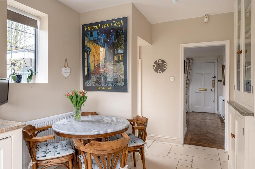Dining kitchen