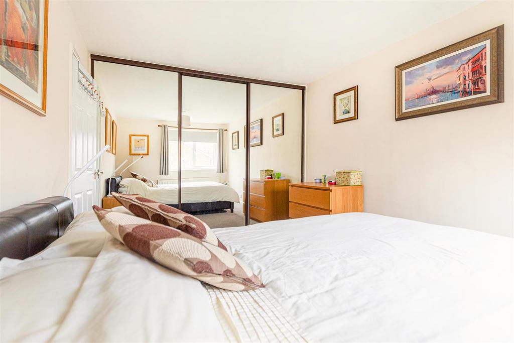 Bedroom 1a .jpg