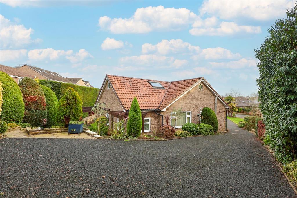 2 bedroom detached bungalow for sale