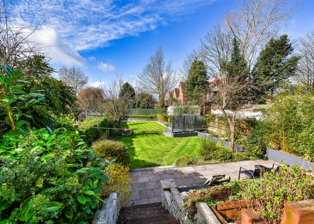 29 Goldthorn Avenue - Garden (2).jpg
